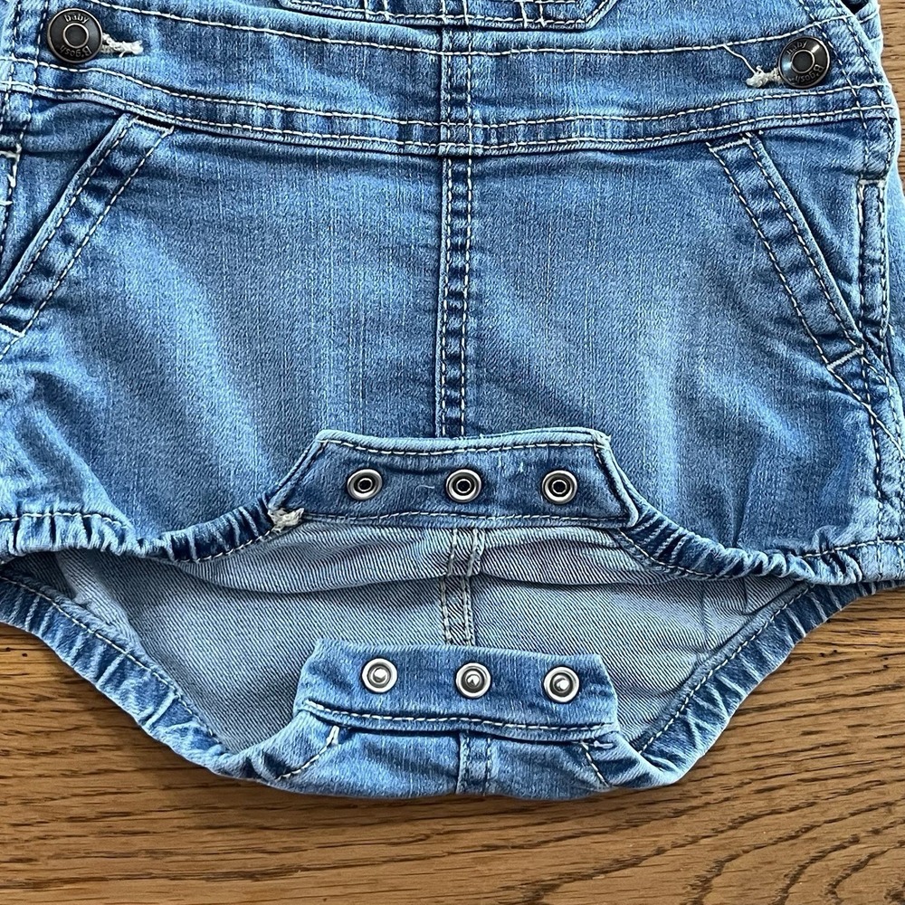 Oshkosh Baby B'Gosh Bubble Romper - Picture 5 of 9